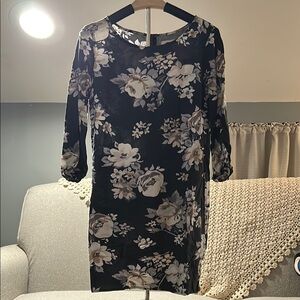 Old Navy Floral Grey and White Dress Size XS
